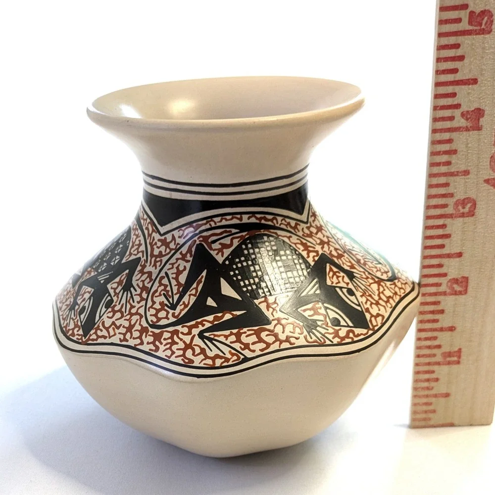 Nancy Heras de Martinez Mata Ortiz Pottery Lizard Mexican Ceramic Signed 4.5